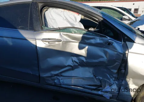 2013 Ford Fusion Se z USA, uszkodzony, nr VIN 3FA6P0H78DR193436